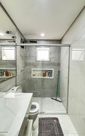 Casa à venda com 223m², 2 quartos e 3 vagas Casa à venda com 223m², 2 quartos e 3 vagasBanheiro da Suíte 2