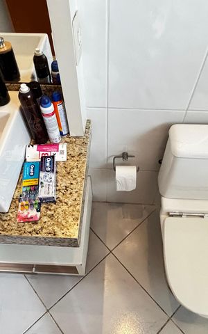 Casa à venda com 223m², 2 quartos e 3 vagas Casa à venda com 223m², 2 quartos e 3 vagasBanheiro da Suíte 1