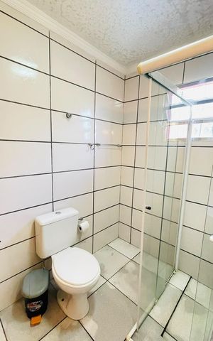 Casa de condomínio para alugar com 450m², 3 quartos e 6 vagas Casa de condomínio para alugar com 450m², 3 quartos e 6 vagasBanheiro