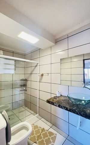 Casa de condomínio para alugar com 450m², 3 quartos e 6 vagas Casa de condomínio para alugar com 450m², 3 quartos e 6 vagasBanheiro