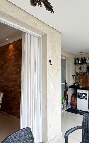 Apartamento à venda com 144m², 4 quartos e 2 vagas Apartamento à venda com 144m², 4 quartos e 2 vagasSacada
