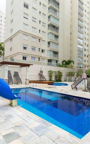 Apartamento à venda com 144m², 4 quartos e 2 vagas Apartamento à venda com 144m², 4 quartos e 2 vagasÁrea comum - Piscina
