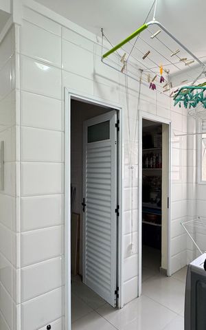 Apartamento à venda com 144m², 4 quartos e 2 vagas Apartamento à venda com 144m², 4 quartos e 2 vagasÁrea de Serviço