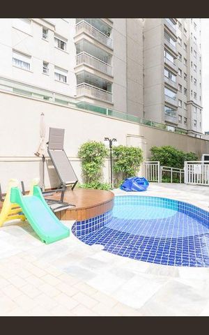 Apartamento à venda com 144m², 4 quartos e 2 vagas Apartamento à venda com 144m², 4 quartos e 2 vagasÁrea comum - Piscina