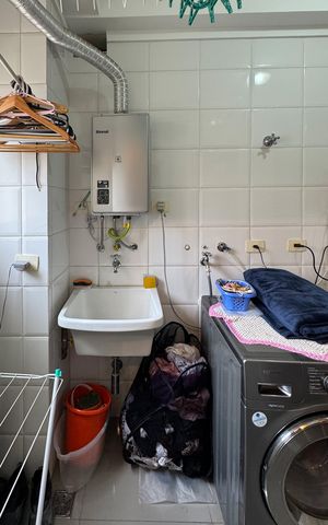 Apartamento à venda com 144m², 4 quartos e 2 vagas Apartamento à venda com 144m², 4 quartos e 2 vagasÁrea de Serviço