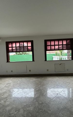 Casa à venda com 405m², 5 quartos e 4 vagasSala