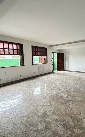 Casa à venda com 405m², 5 quartos e 4 vagasSala