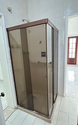 Casa à venda com 405m², 5 quartos e 4 vagasBanheiro Quarto 4 - Suíte