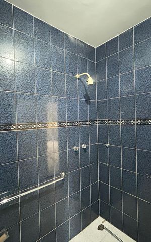 Casa à venda com 405m², 5 quartos e 4 vagasBanheiro Social 2