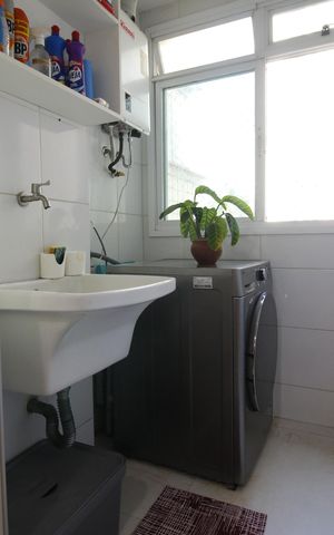 Apartamento à venda com 102m², 4 quartos e 2 vagas Apartamento à venda com 102m², 4 quartos e 2 vagasÁrea de serviço