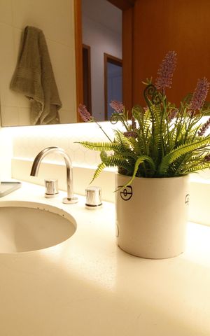 Apartamento à venda com 102m², 4 quartos e 2 vagas Apartamento à venda com 102m², 4 quartos e 2 vagasBanheiro da suíte