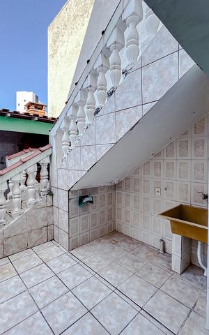 Casa à venda com 160m², 3 quartos e 2 vagasÁrea de Serviço