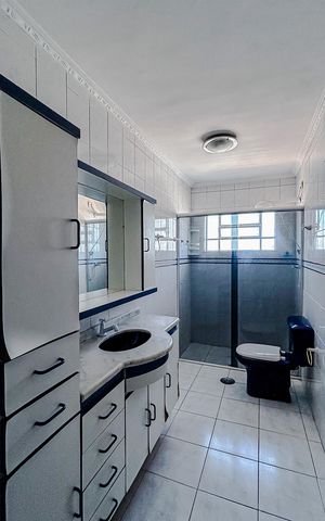 Casa à venda com 160m², 3 quartos e 2 vagasBanheiro