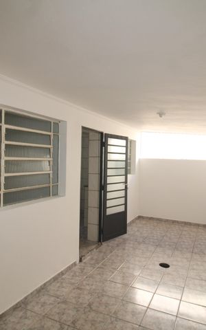 Casa para alugar com 70m², 1 quarto e sem vagaÁrea de Serviço
