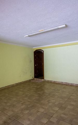 Casa à venda com 237m², 3 quartos e 3 vagas Casa à venda com 237m², 3 quartos e 3 vagasGaragem
