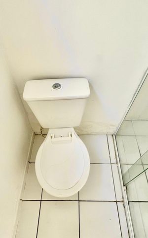 Apartamento à venda com 45m², 2 quartos e sem vaga Apartamento à venda com 45m², 2 quartos e sem vagaBanheiro