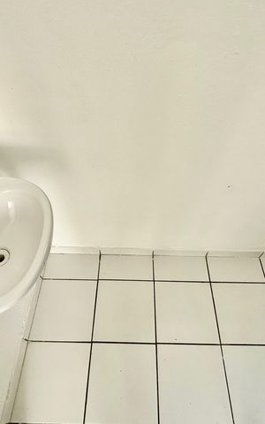 Apartamento à venda com 45m², 2 quartos e sem vaga Apartamento à venda com 45m², 2 quartos e sem vagaBanheiro