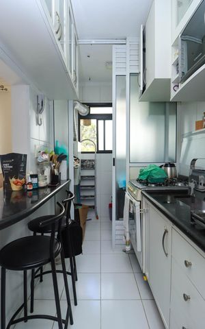 Apartamento à venda com 57m², 2 quartos e 2 vagasCozinha 