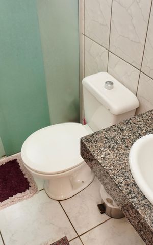 Casa à venda com 200m², 8 quartos e 3 vagasBanheiro 