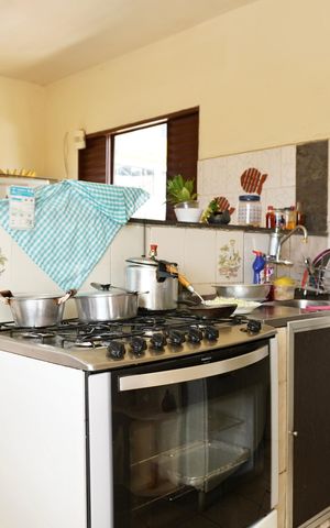 Casa à venda com 200m², 8 quartos e 3 vagasCozinha 