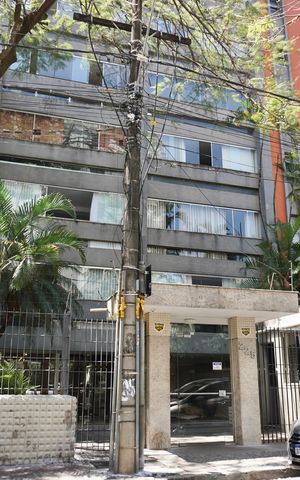 Apartamento à venda com 250m², 4 quartos e 2 vagas Apartamento à venda com 250m², 4 quartos e 2 vagasFachada