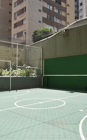 Apartamento à venda com 250m², 4 quartos e 2 vagas Apartamento à venda com 250m², 4 quartos e 2 vagasÁrea comum - Quadra