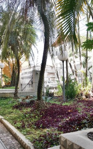 Apartamento à venda com 250m², 4 quartos e 2 vagas Apartamento à venda com 250m², 4 quartos e 2 vagasJardim