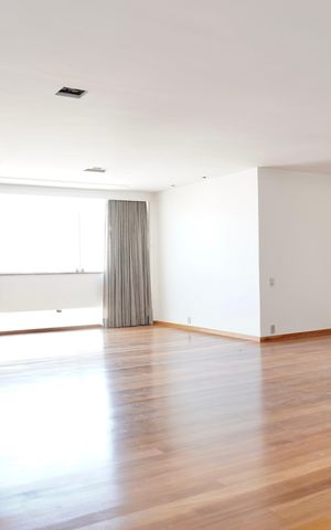 Apartamento à venda com 250m², 4 quartos e 2 vagas Apartamento à venda com 250m², 4 quartos e 2 vagasSala