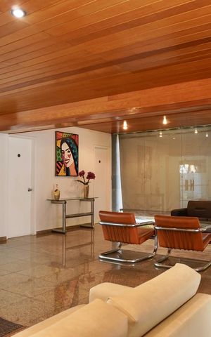 Apartamento à venda com 250m², 4 quartos e 2 vagas Apartamento à venda com 250m², 4 quartos e 2 vagasÁrea comum - Salão de festas