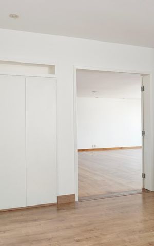 Apartamento à venda com 250m², 4 quartos e 2 vagas Apartamento à venda com 250m², 4 quartos e 2 vagasQuarto 1