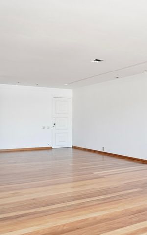 Apartamento à venda com 250m², 4 quartos e 2 vagas Apartamento à venda com 250m², 4 quartos e 2 vagasSala