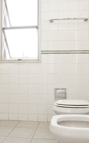 Apartamento à venda com 250m², 4 quartos e 2 vagas Apartamento à venda com 250m², 4 quartos e 2 vagasBanheiro Social