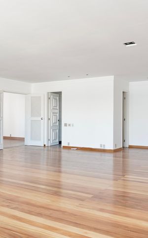 Apartamento à venda com 250m², 4 quartos e 2 vagas Apartamento à venda com 250m², 4 quartos e 2 vagasSala