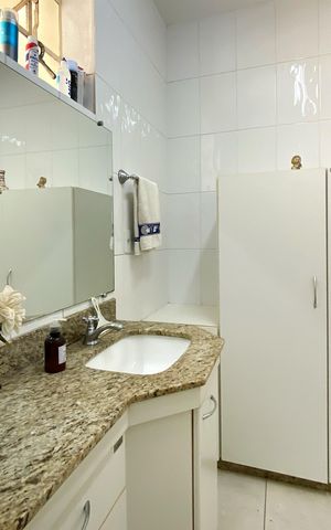 Casa à venda com 429m², 6 quartos e 2 vagas Casa à venda com 429m², 6 quartos e 2 vagasBanheiro