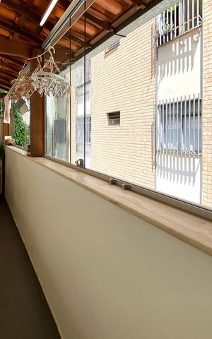 Casa à venda com 429m², 6 quartos e 2 vagas Casa à venda com 429m², 6 quartos e 2 vagasÁrea de Serviço 2