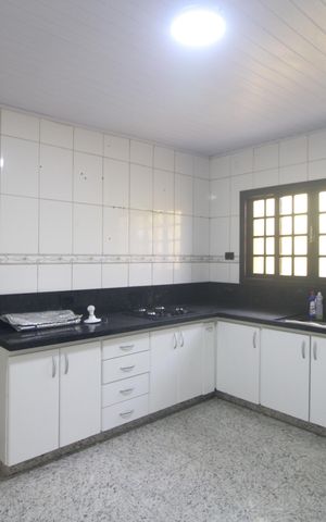 Casa à venda com 128m², 2 quartos e 2 vagasCozinha