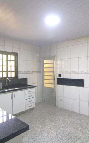 Casa à venda com 128m², 2 quartos e 2 vagasCozinha