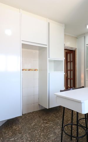 Apartamento à venda com 145m², 3 quartos e 2 vagasCozinha