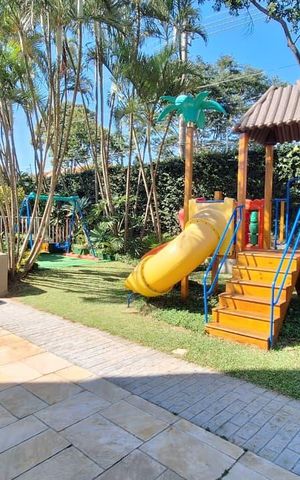 Apartamento à venda com 145m², 3 quartos e 2 vagas Apartamento à venda com 145m², 3 quartos e 2 vagasÁrea comum - Playground