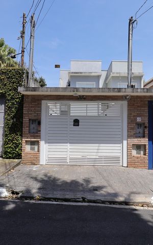 Casa para alugar com 143m², 2 quartos e 2 vagasFachada