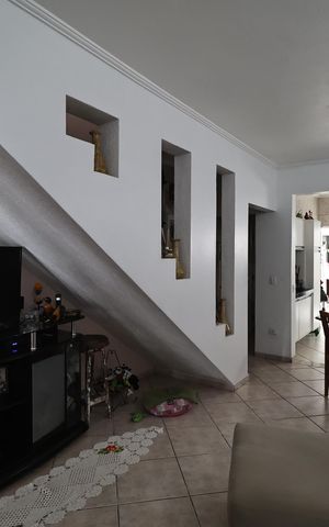 Casa para alugar com 145m², 2 quartos e 2 vagas Casa para alugar com 145m², 2 quartos e 2 vagasSala