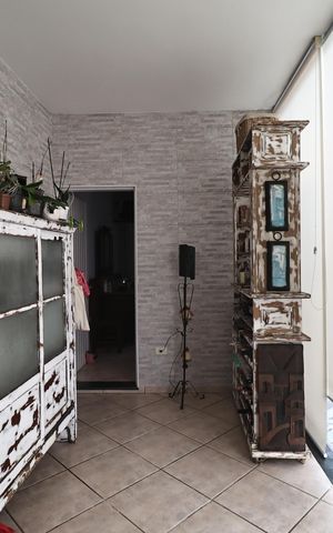 Casa para alugar com 145m², 2 quartos e 2 vagas Casa para alugar com 145m², 2 quartos e 2 vagasEscritório