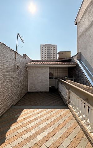Casa para alugar com 145m², 2 quartos e 2 vagas Casa para alugar com 145m², 2 quartos e 2 vagasVaranda