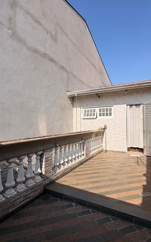 Casa para alugar com 145m², 2 quartos e 2 vagas Casa para alugar com 145m², 2 quartos e 2 vagasVaranda