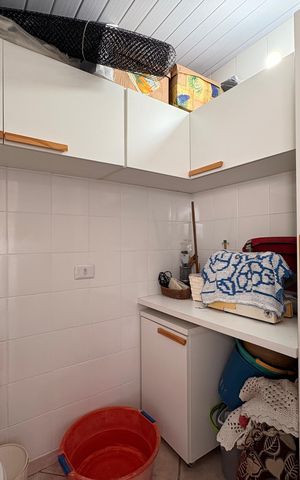 Casa para alugar com 145m², 2 quartos e 2 vagas Casa para alugar com 145m², 2 quartos e 2 vagasBanheiro de serviço/ ateliê