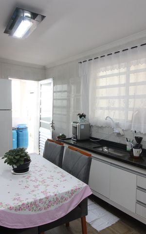 Casa à venda com 150m², 3 quartos e 2 vagasCozinha