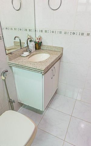 Casa de condomínio à venda com 160m², 3 quartos e 2 vagas Casa de condomínio à venda com 160m², 3 quartos e 2 vagasbanheiro