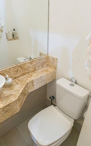 Casa de condomínio à venda com 160m², 3 quartos e 2 vagas Casa de condomínio à venda com 160m², 3 quartos e 2 vagassuite