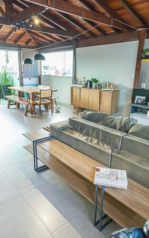 Casa de condomínio à venda com 160m², 3 quartos e 2 vagas Casa de condomínio à venda com 160m², 3 quartos e 2 vagas3º andar: espaço gourmet