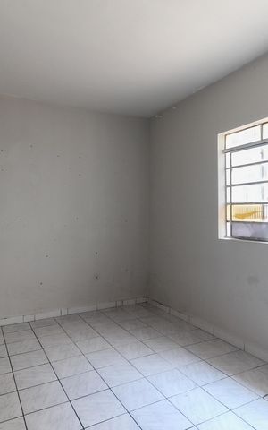 Casa à venda com 320m², 5 quartos e 6 vagas Casa à venda com 320m², 5 quartos e 6 vagasQuarto 2
